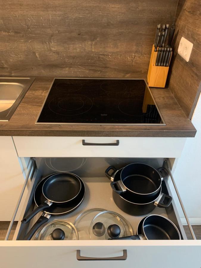 40 Qm Appartment Parkplatz, Balkon,Netflix, Prime Chemnitz Esterno foto