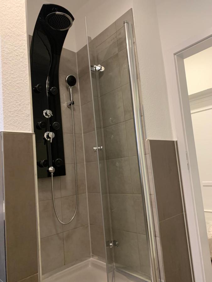 40 Qm Appartment Parkplatz, Balkon,Netflix, Prime Chemnitz Esterno foto