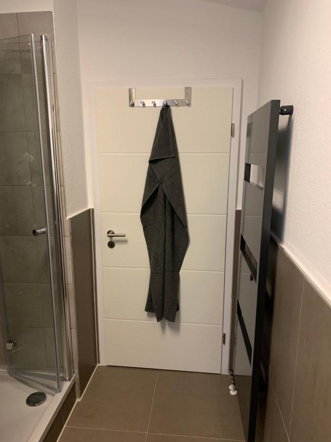40 Qm Appartment Parkplatz, Balkon,Netflix, Prime Chemnitz Esterno foto