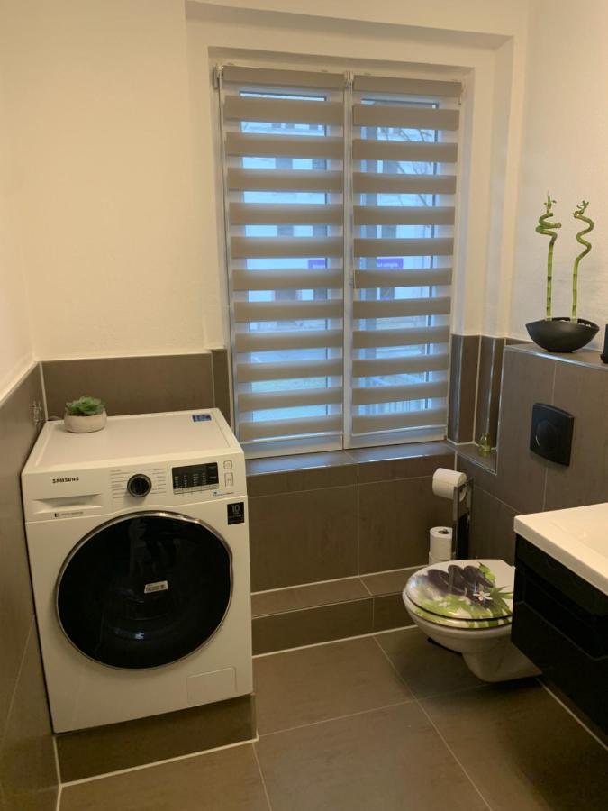 40 Qm Appartment Parkplatz, Balkon,Netflix, Prime Chemnitz Esterno foto