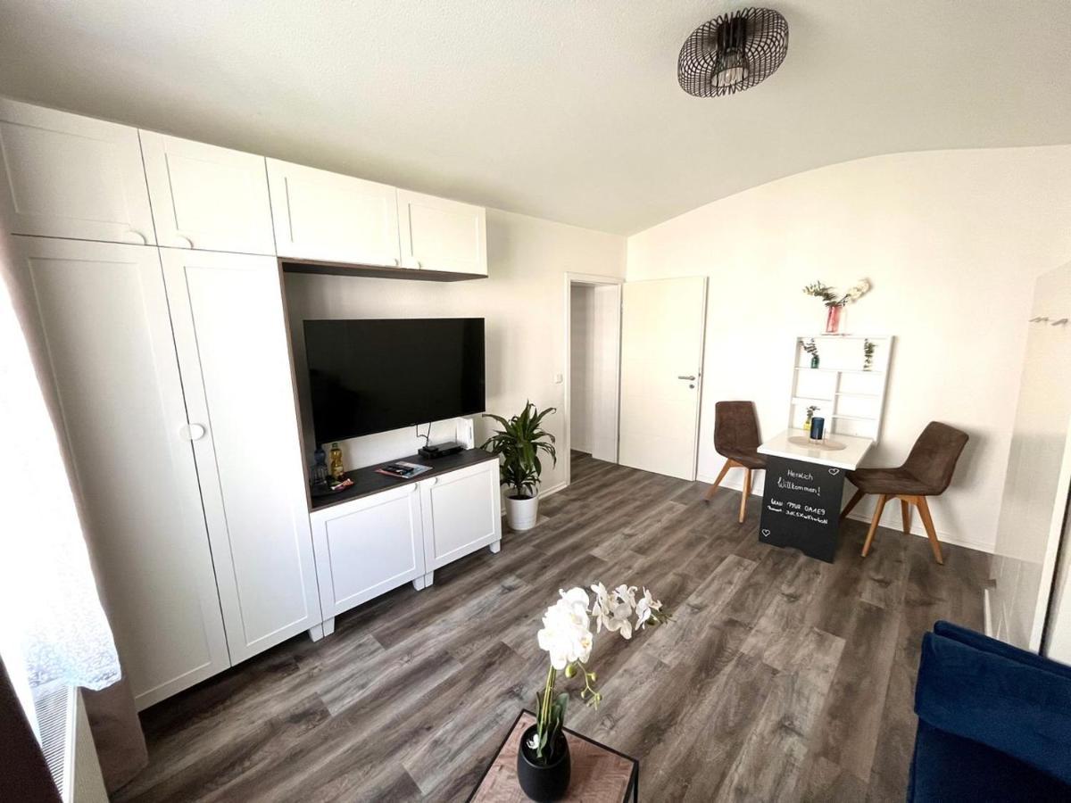 40 Qm Appartment Parkplatz, Balkon,Netflix, Prime Chemnitz Esterno foto